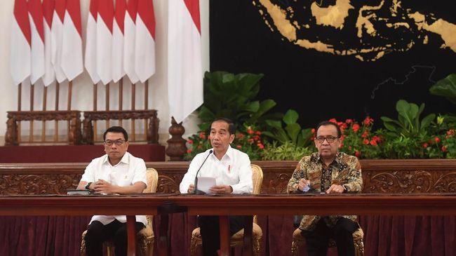 Kepala Staf Kepresidenan Moeldoko meminta massa yang berunjuk rasa memahami kondisi pemerintah dan Presiden Jokowi yang sedang hadapi masalah Papua dan karhutla