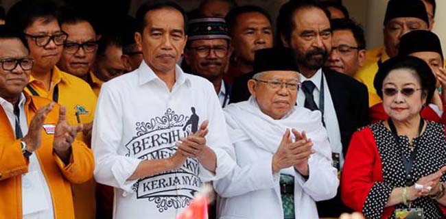 Jokowi dan KH Maruf Amin saat hendak mendaftarkan diri ke KPU
