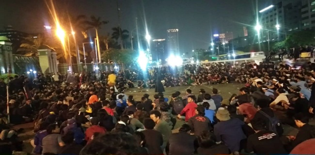 Unjuk rasa mahasiswa di depan Gedung DPR