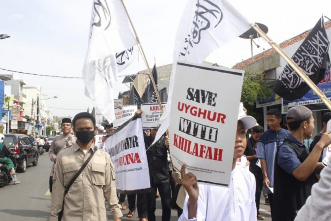 Save Uighur